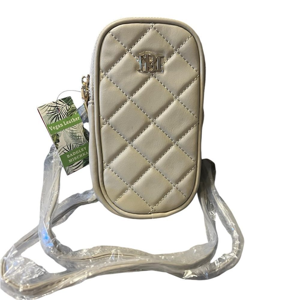 NWT badgley Mischka diamond quilted crossbody phone case holder in cream
